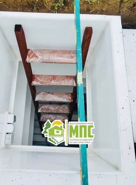 Монтаж пластикового погреба с вертикальным входом в Раменском районе Московской области, погреб Русь Классик 2000 х 2000 х 2000, Квартал 40. 5 Монтаж пластикового погреба с вертикальным входом в Раменском районе Московской области, погреб Русь Классик 2000 х 2000 х 2000, Квартал 40.